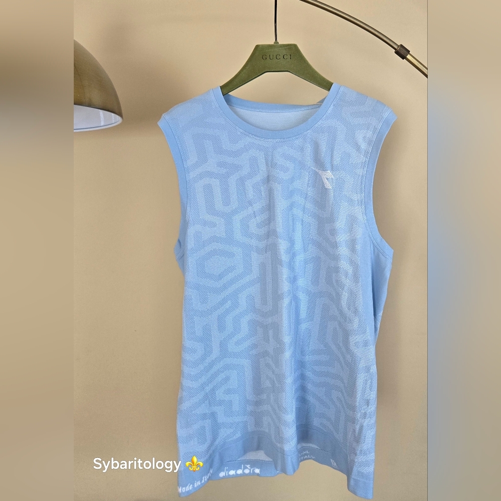 NWT DIADORA Light Blue Sleeveless  Athletic L. TANK STRATOUNO Size: L-XL  ITALY